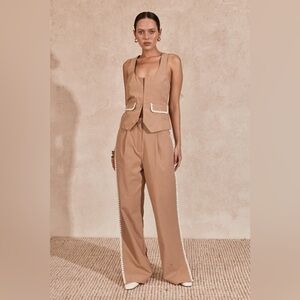 Mon Renn Lisle Vest Top tan classic
Boho Hamptons luxury festival sz 6